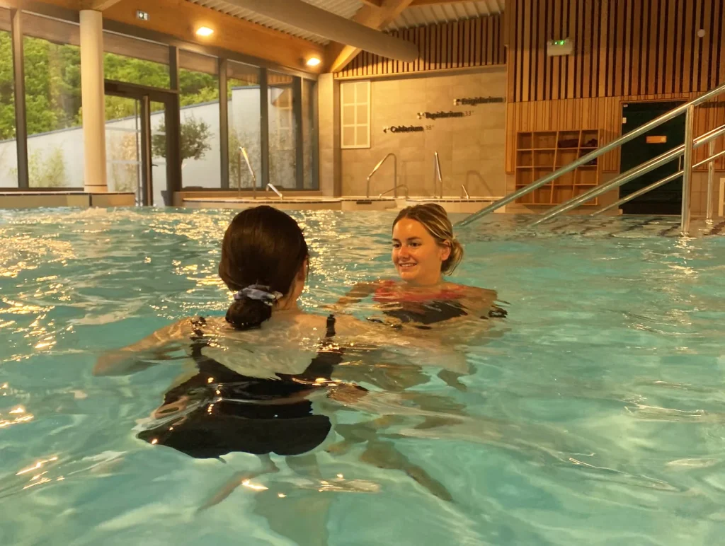 Piscine intérieure du Spa Thermal de Haute Provence à Digne les Bains