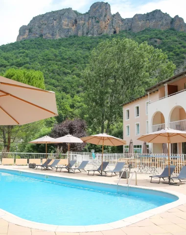 Schwimmbad im Refuge des Sources, Hotel in Digne les Bains in der Nähe der Thermalanlage