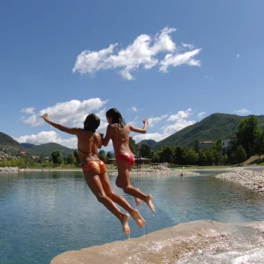 Swimming time for children at the Ferréols lake in Digne les Bains