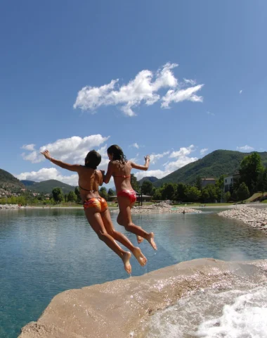 Swimming time for children at the Ferréols lake in Digne les Bains