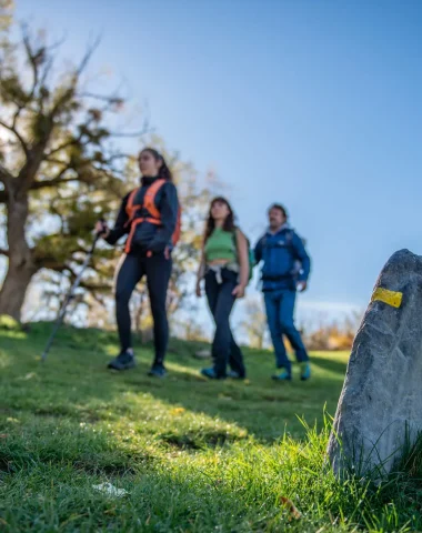 Hiking in old Esclangon within the UNESCO Geopark of Haute Provence