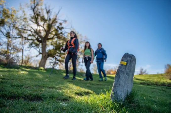 Hiking in old Esclangon within the UNESCO Geopark of Haute Provence