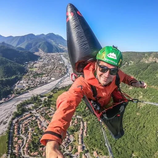 Parapente au dessus de Digne les bains