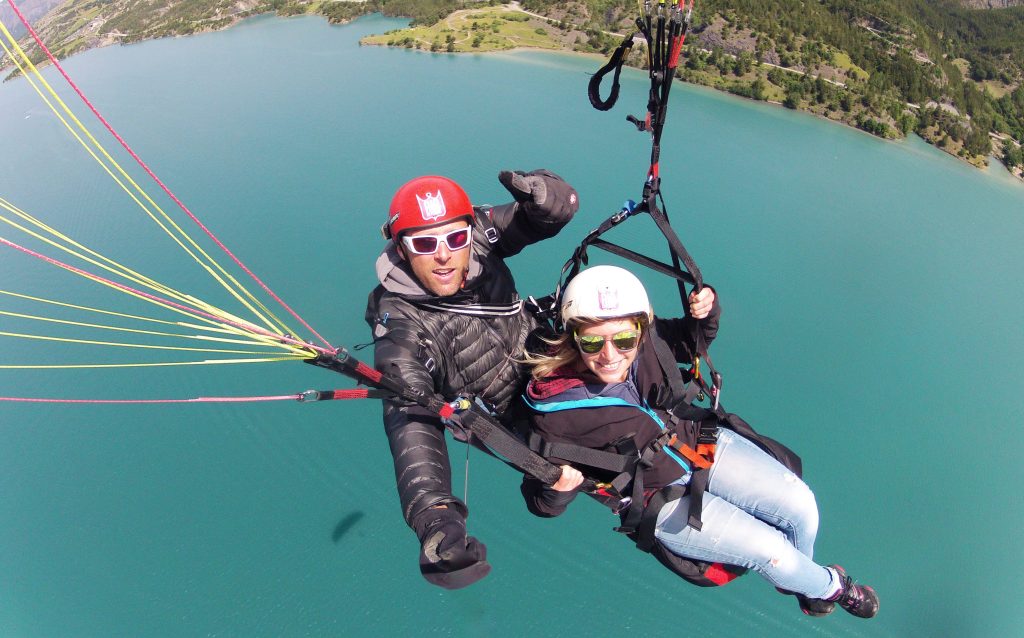 Vol parapente au dessus de Serre-Ponçon